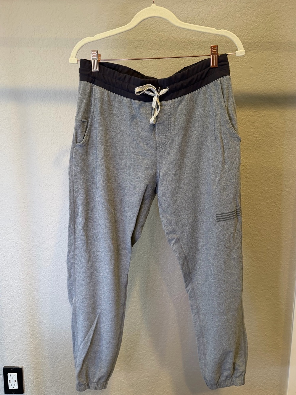 Vuori Sunday Performance Jogger Women’s Medium Heather Gray Lounge Pant